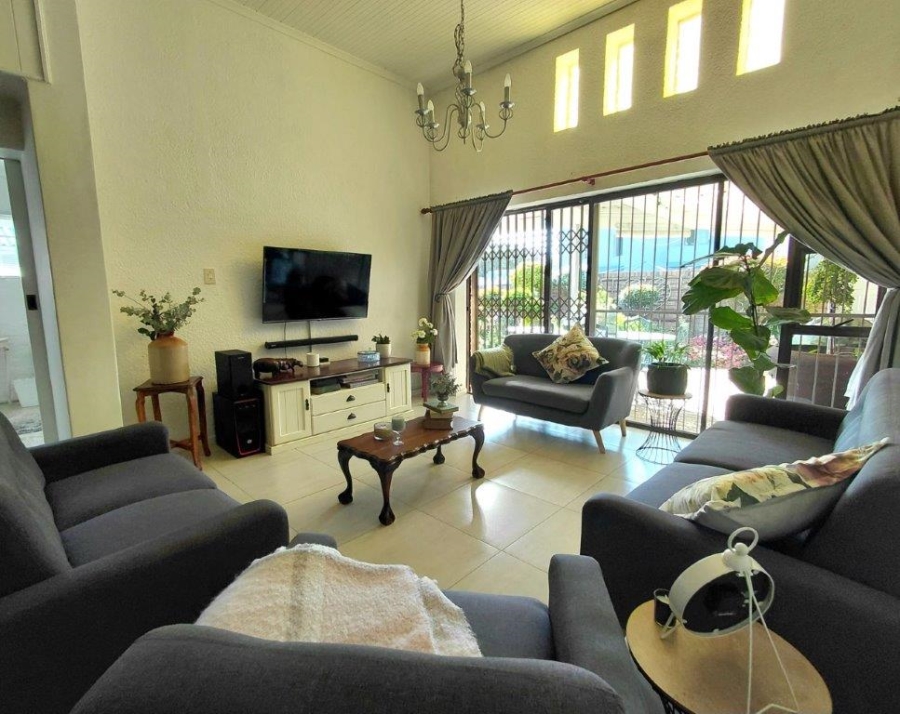 5 Bedroom Property for Sale in Winslow Western Cape